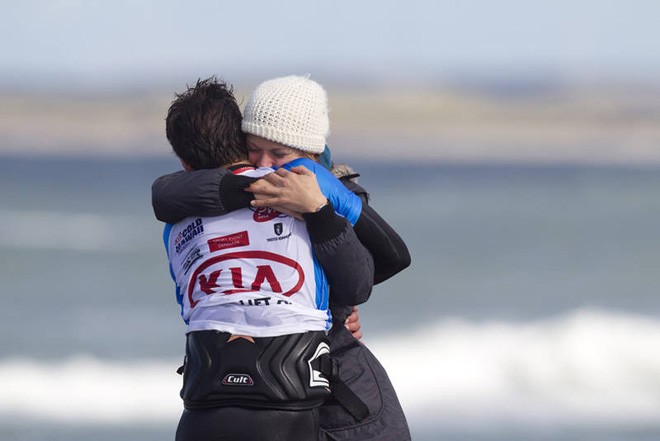 An emotional moment for Traversa - 2012 PWA Cold Hawaii World Cup ©  John Carter / PWA http://www.pwaworldtour.com